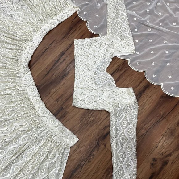 GEORGETTE WEDDING WEAR LEHENGA SET WITH SEQUENCE & EMBROIDERY WORK AND CANVAS - Picture 8 of 9